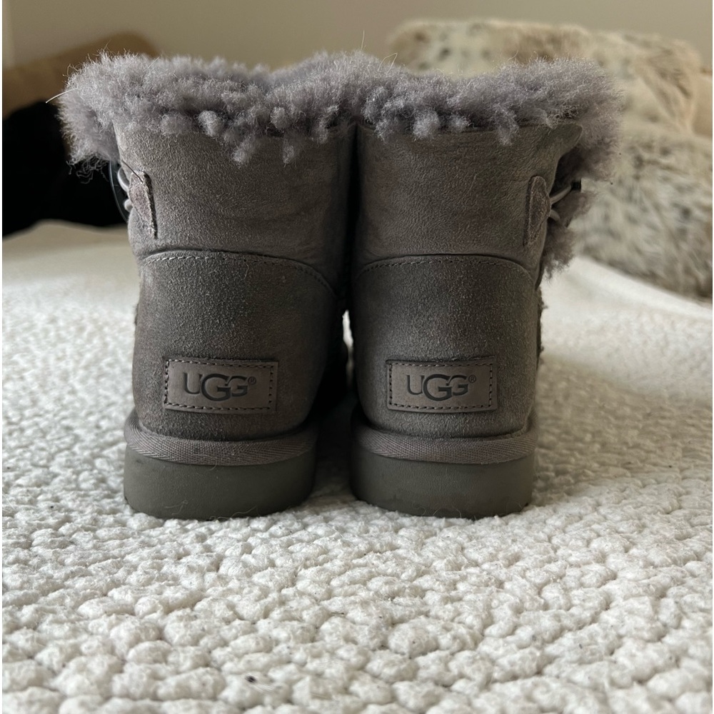 Ugg Mini Bailey Button - image 1
